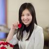 杨小贝在发呆