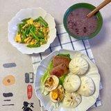 早餐²⁰²⁴/₀₄ ₃₀🌧 包子+紫米红豆粥+咸鸭蛋