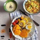 早餐²⁰²⁴/₀₄ ₁₈☀️
主食：小米粥+水煮蛋+玉米