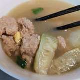 天热，吃碗清淡不腻的丝瓜肉丸汤吧