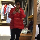 红艳艳的羽绒服！
