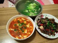 周日午餐：尖椒鸭、麻婆豆腐、小菜汤