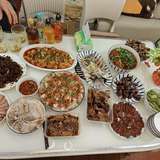 和姐妹们一起准备的年夜饭，味道都很棒