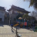 配置上了健身器材