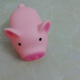 一只粉红色橡皮小猪猪