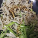 今天学的新菜——青椒炒面筋