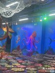 周末带娃赶海、抓娃娃