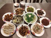 两人就地过年