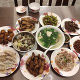 两人就地过年