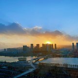 窗外的风景有点浪~